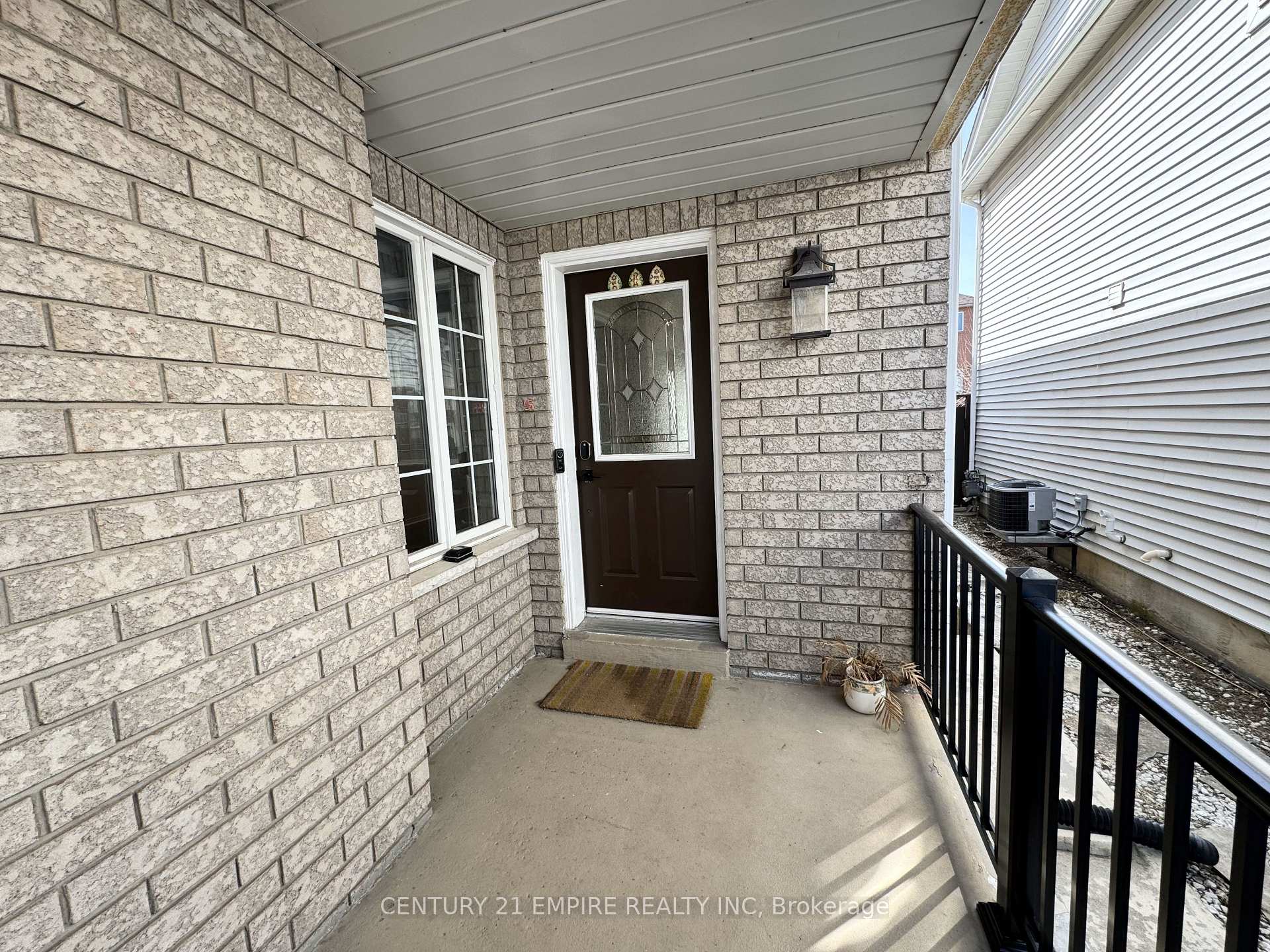 Photo 4 of Unit Upper, 24 Tiller Trail, Brampton, Fletcher's Creek Village — HOMEH