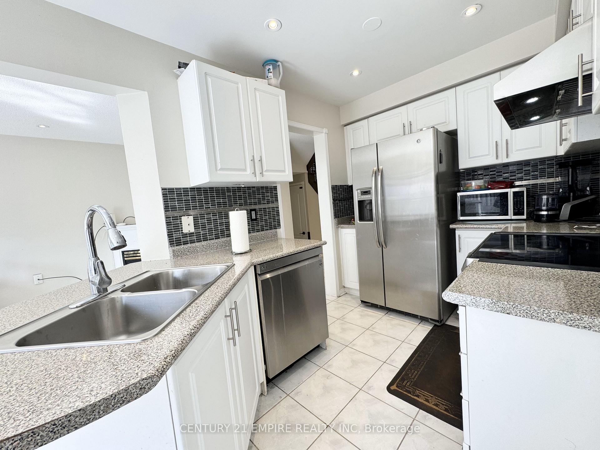Photo 16 of Unit Upper, 24 Tiller Trail, Brampton, Fletcher's Creek Village — HOMEH