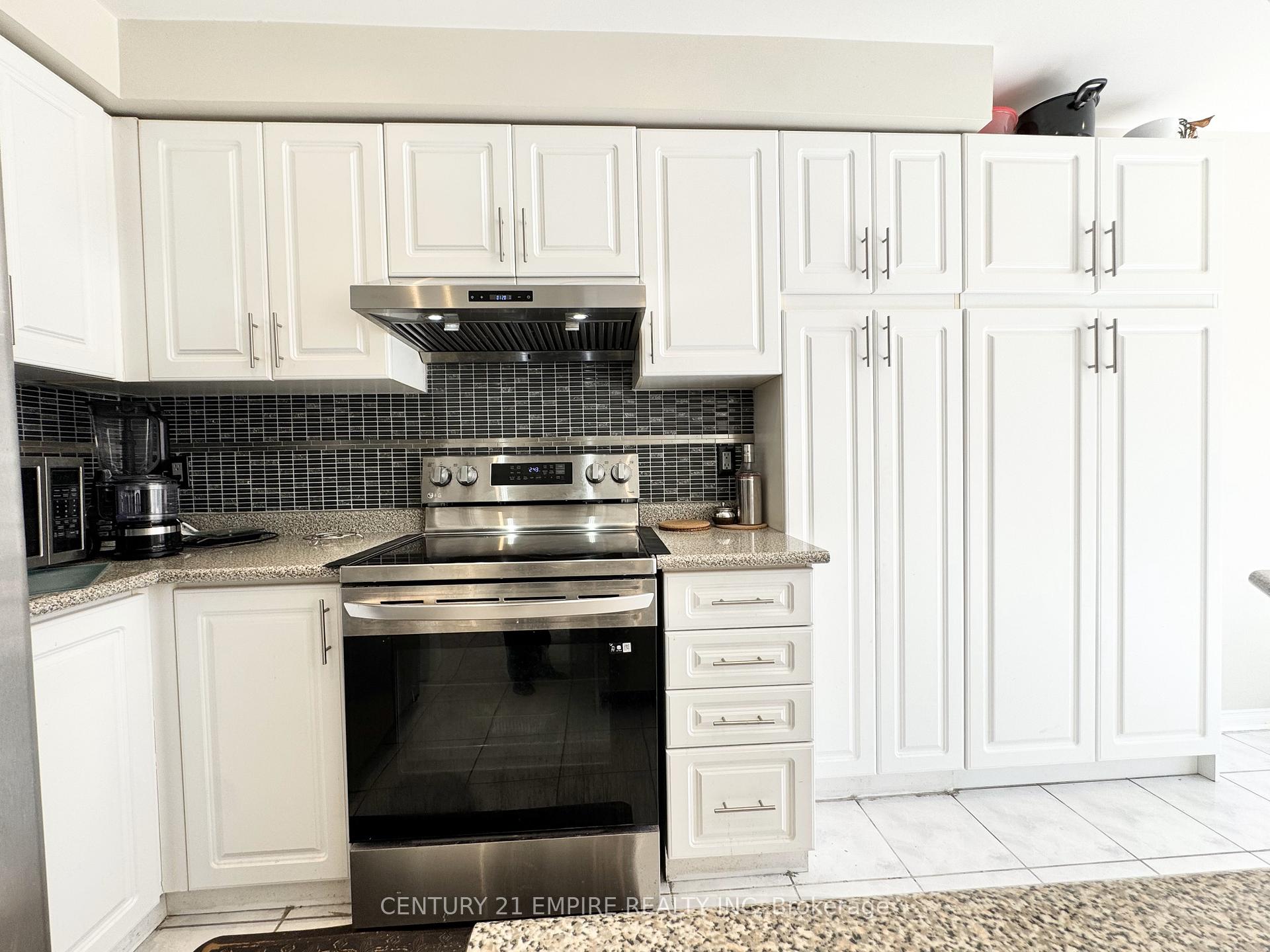 Photo 17 of Unit Upper, 24 Tiller Trail, Brampton, Fletcher's Creek Village — HOMEH