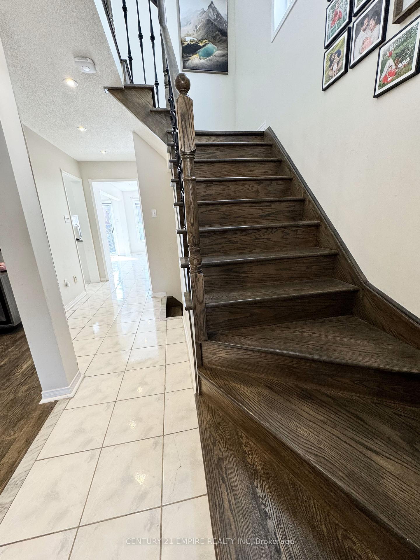 Photo 18 of Unit Upper, 24 Tiller Trail, Brampton, Fletcher's Creek Village — HOMEH