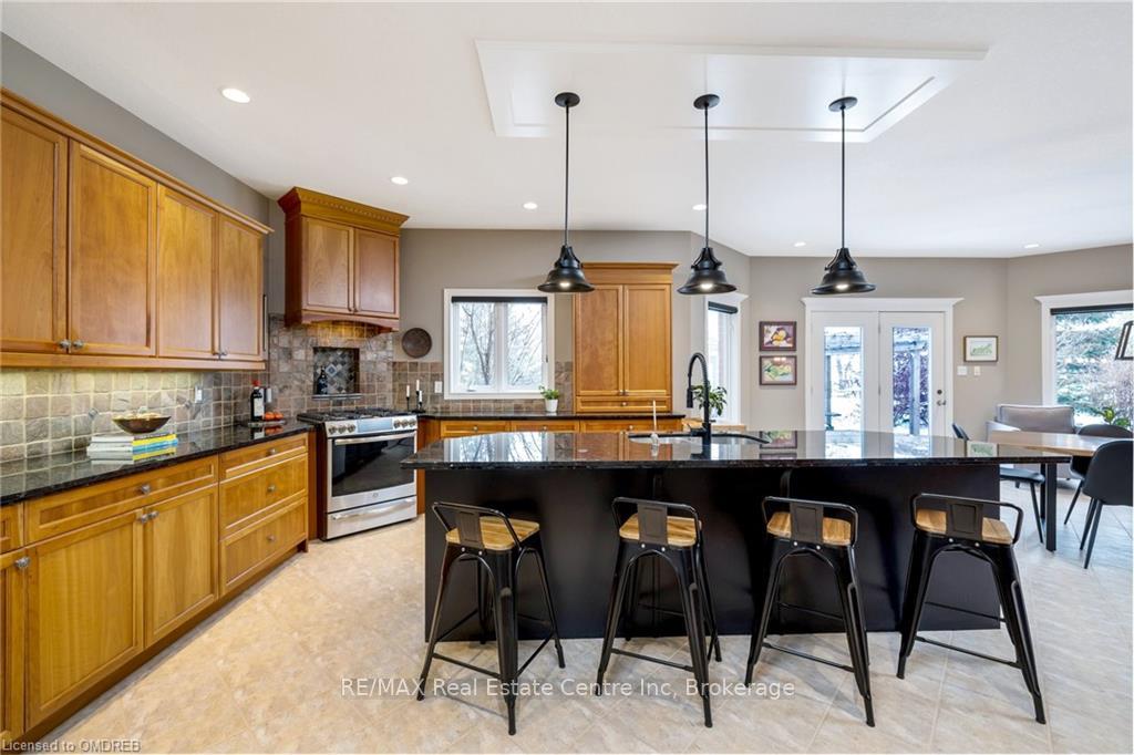 Photo 14 of 35 Karendale Crescent, Hamilton, Freelton — HOMEH