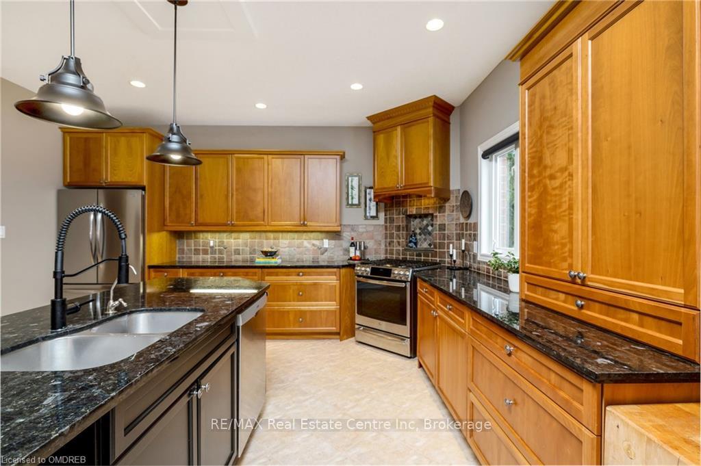 Photo 18 of 35 Karendale Crescent, Hamilton, Freelton — HOMEH