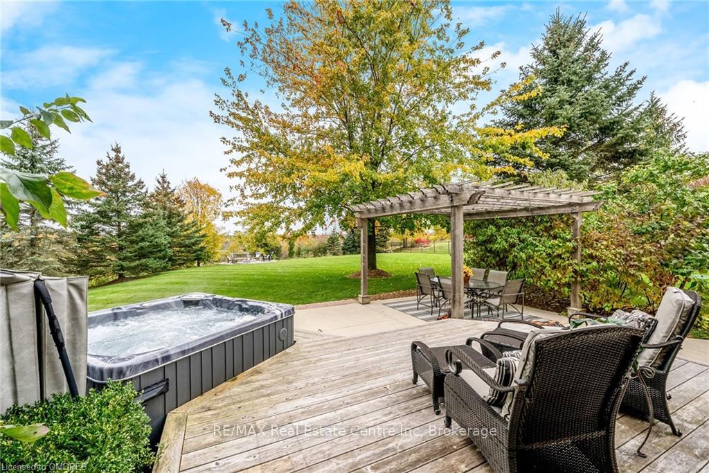 Photo 42 of 35 Karendale Crescent, Hamilton, Freelton — HOMEH