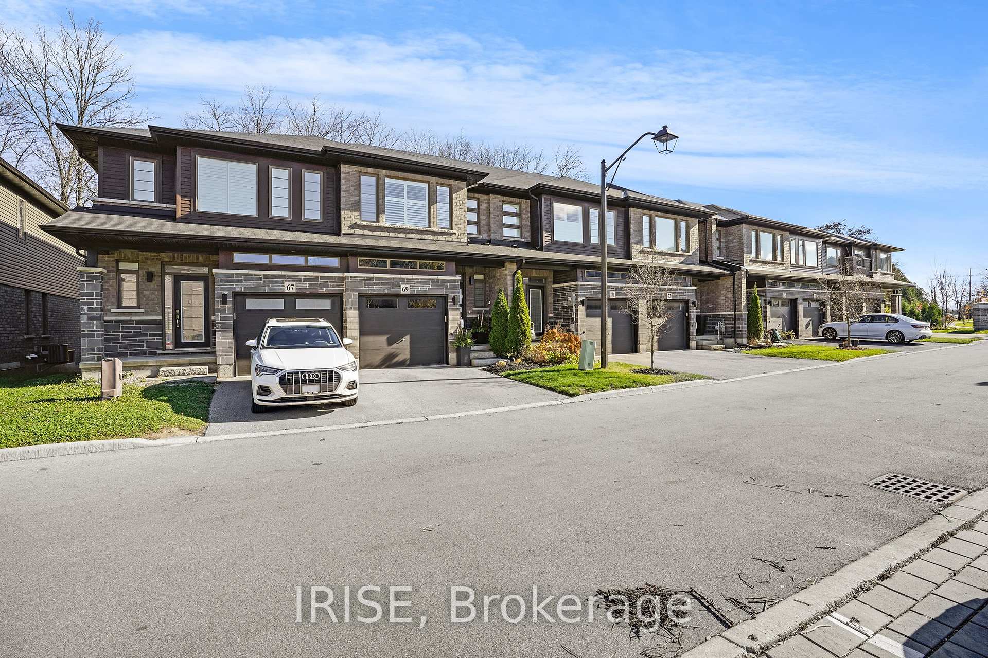 Photo 2 of 69 Burley Lane, Hamilton, Ancaster — HOMEH