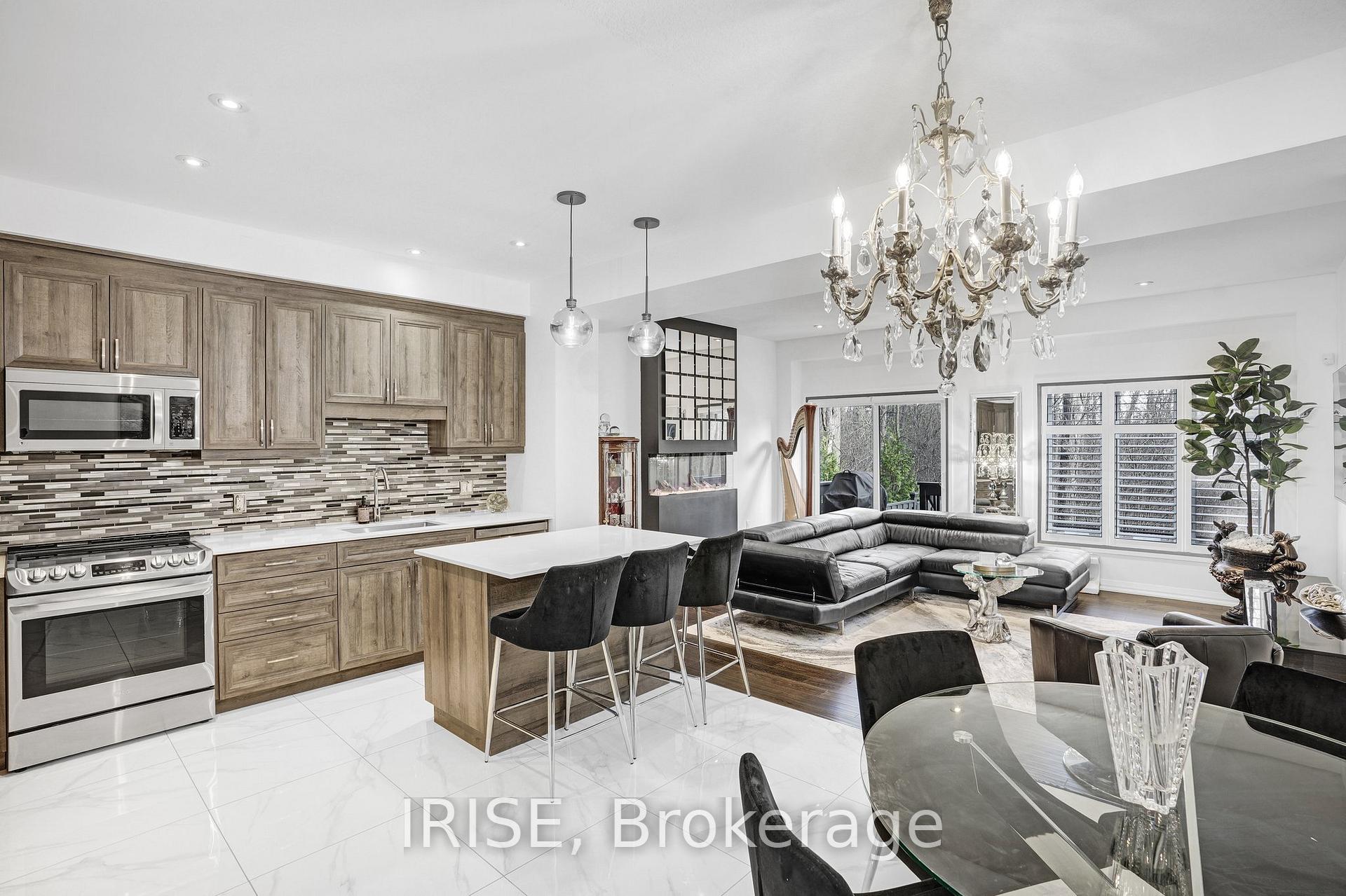 Photo 4 of 69 Burley Lane, Hamilton, Ancaster — HOMEH