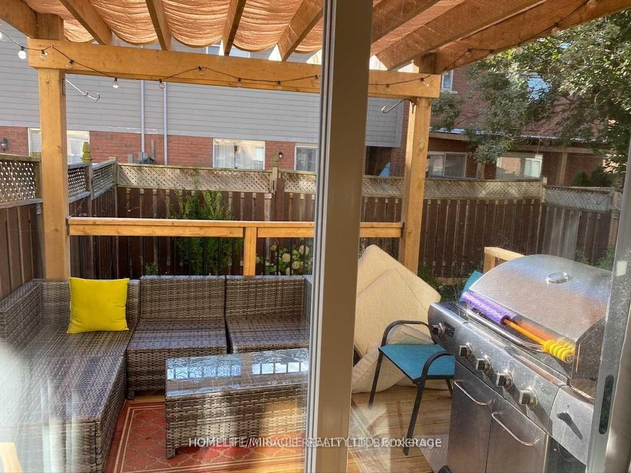 Photo 10 of Unit Upper, 34 Peachleaf Crescent, Brampton, Fletcher's Meadow — HOMEH