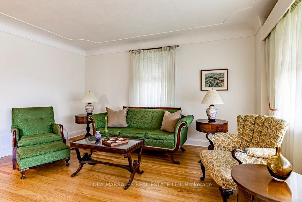 Photo 3 of 45 West 4th Street, Hamilton, Bonnington — HOMEH