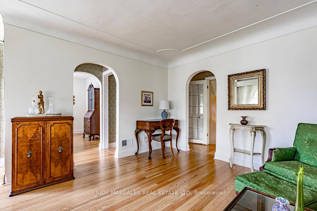Photo 5 of 45 West 4th Street, Hamilton, Bonnington — HOMEH