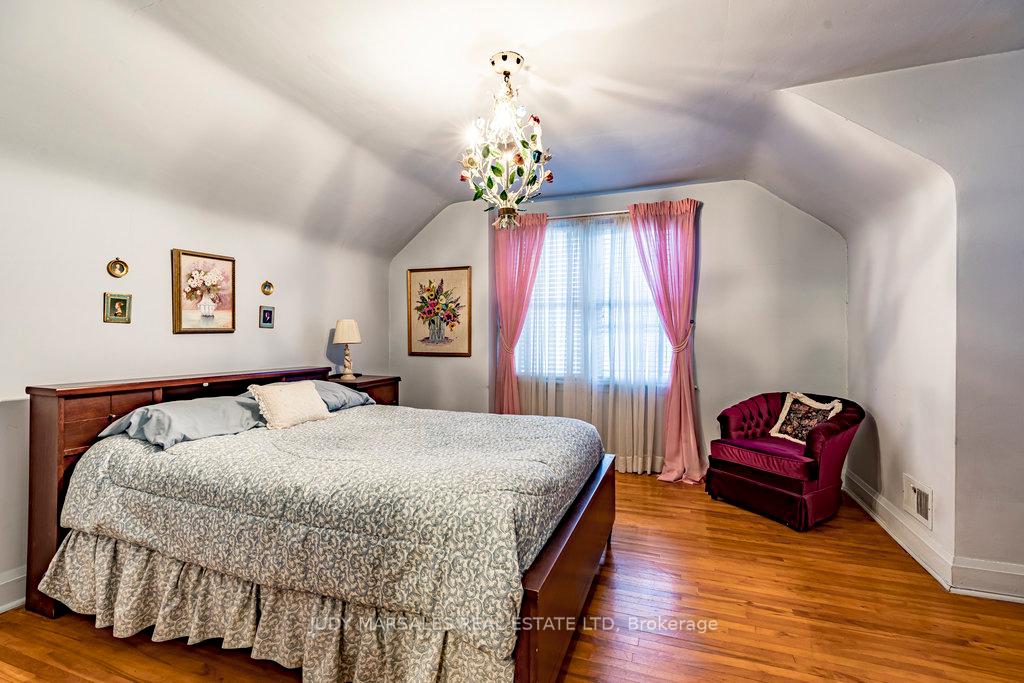 Photo 23 of 45 West 4th Street, Hamilton, Bonnington — HOMEH