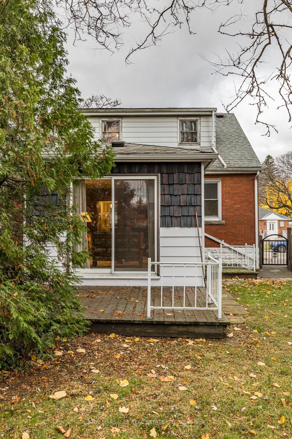 Photo 35 of 45 West 4th Street, Hamilton, Bonnington — HOMEH