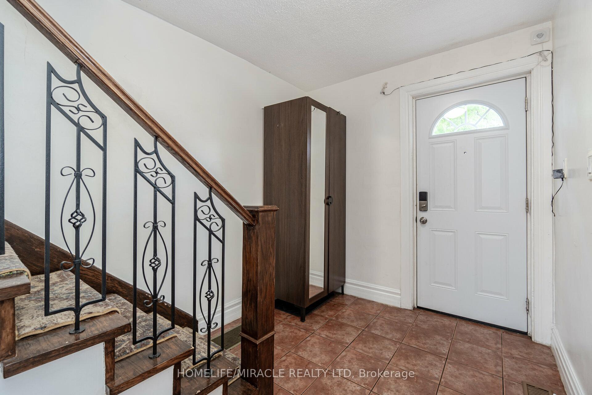 Photo 3 of 434 Ferguson Avenue N, Hamilton, North End — HOMEH