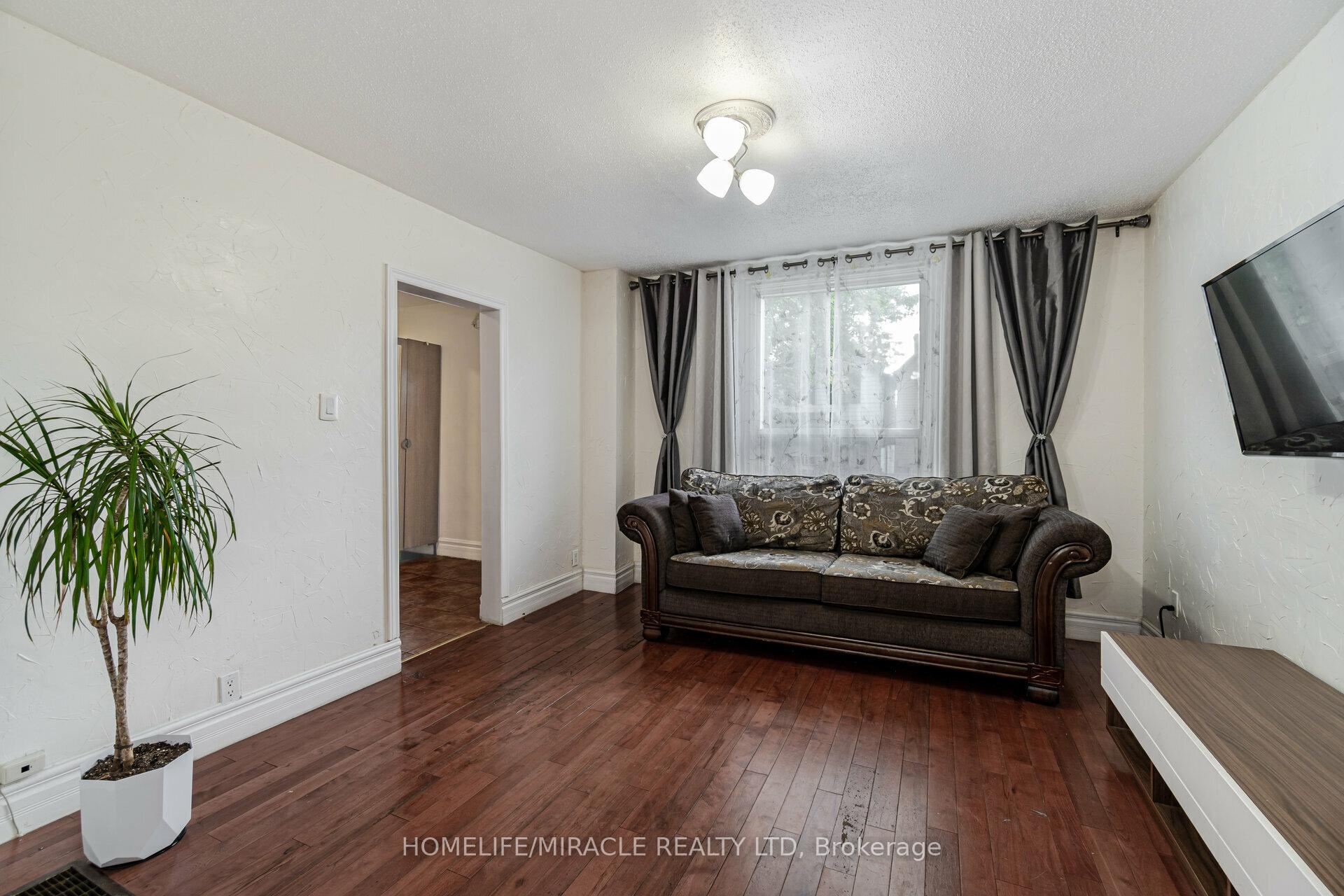 Photo 4 of 434 Ferguson Avenue N, Hamilton, North End — HOMEH