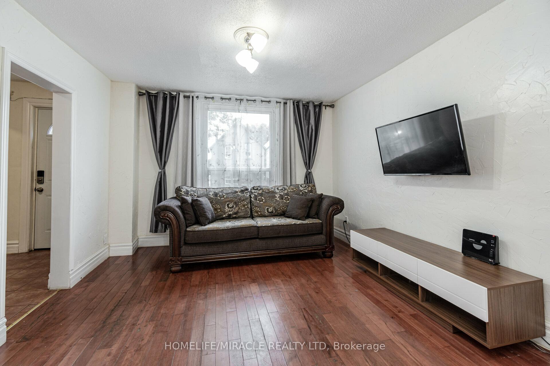 Photo 5 of 434 Ferguson Avenue N, Hamilton, North End — HOMEH