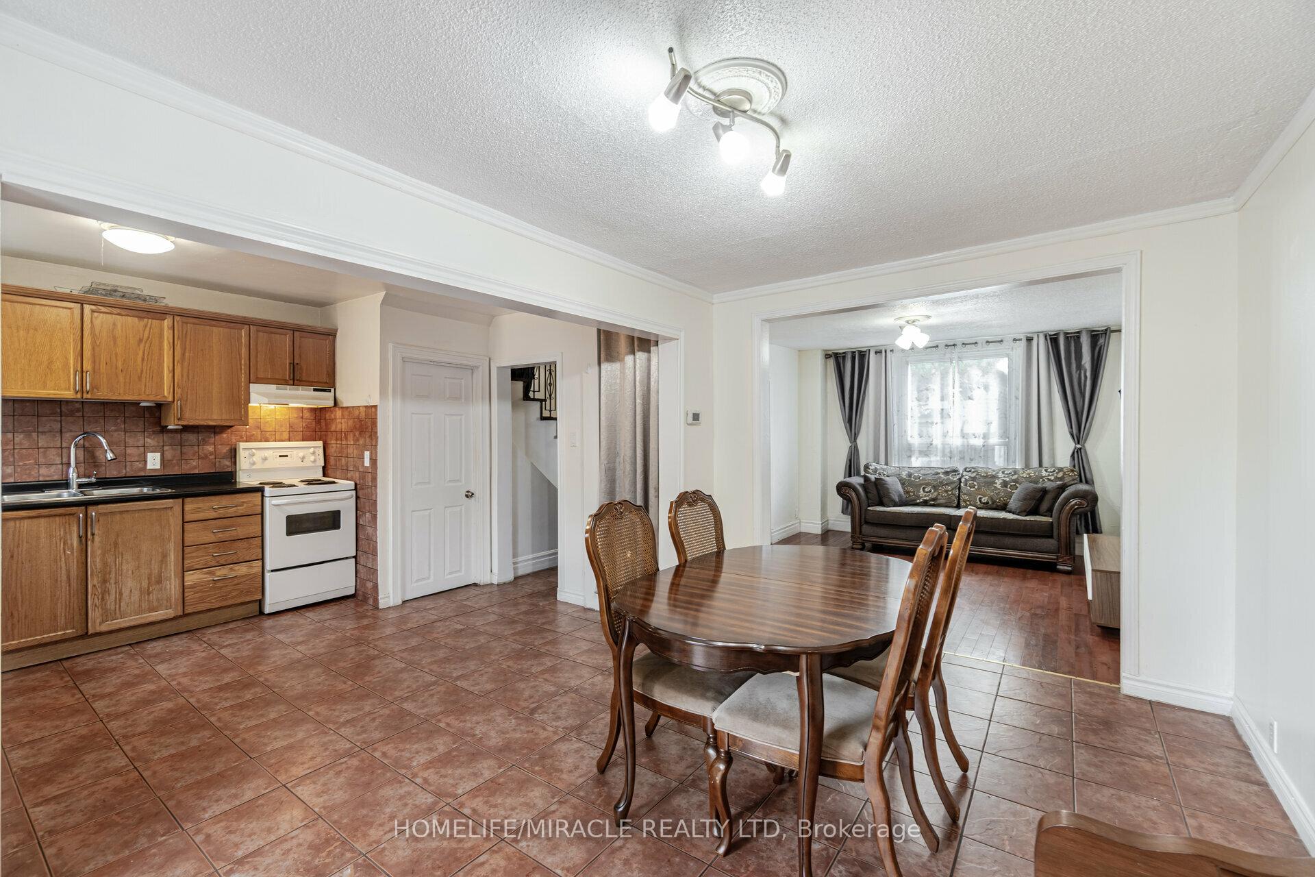 Photo 10 of 434 Ferguson Avenue N, Hamilton, North End — HOMEH
