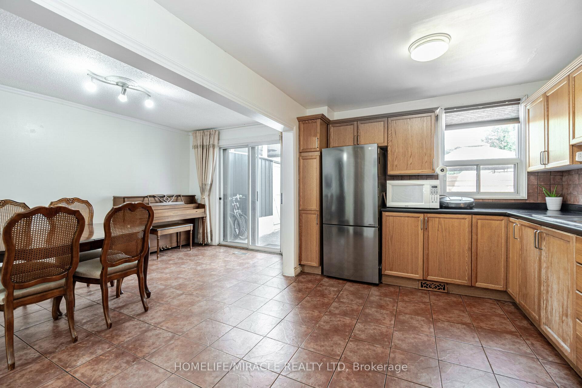 Photo 11 of 434 Ferguson Avenue N, Hamilton, North End — HOMEH