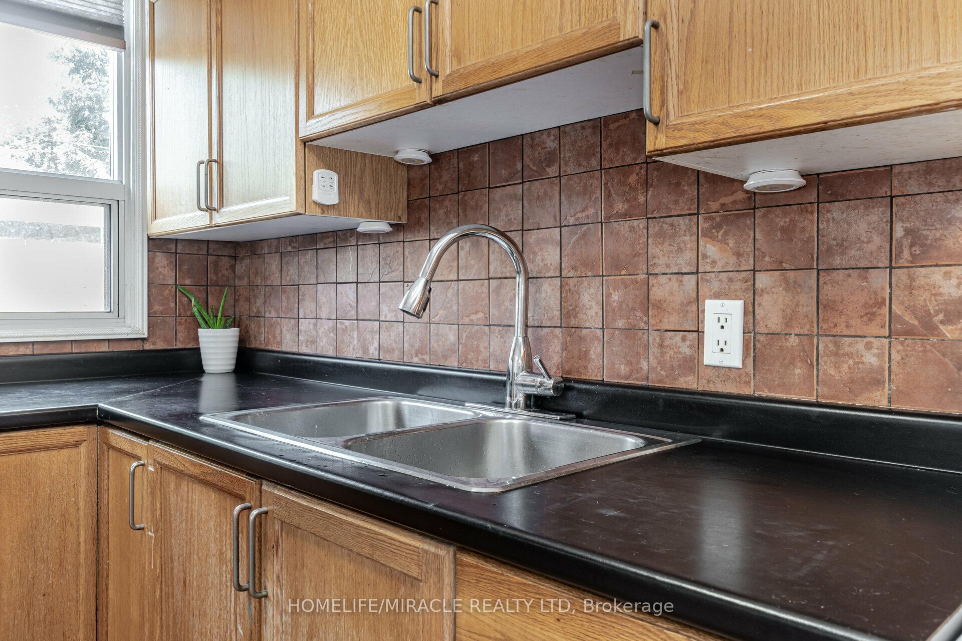 Photo 14 of 434 Ferguson Avenue N, Hamilton, North End — HOMEH