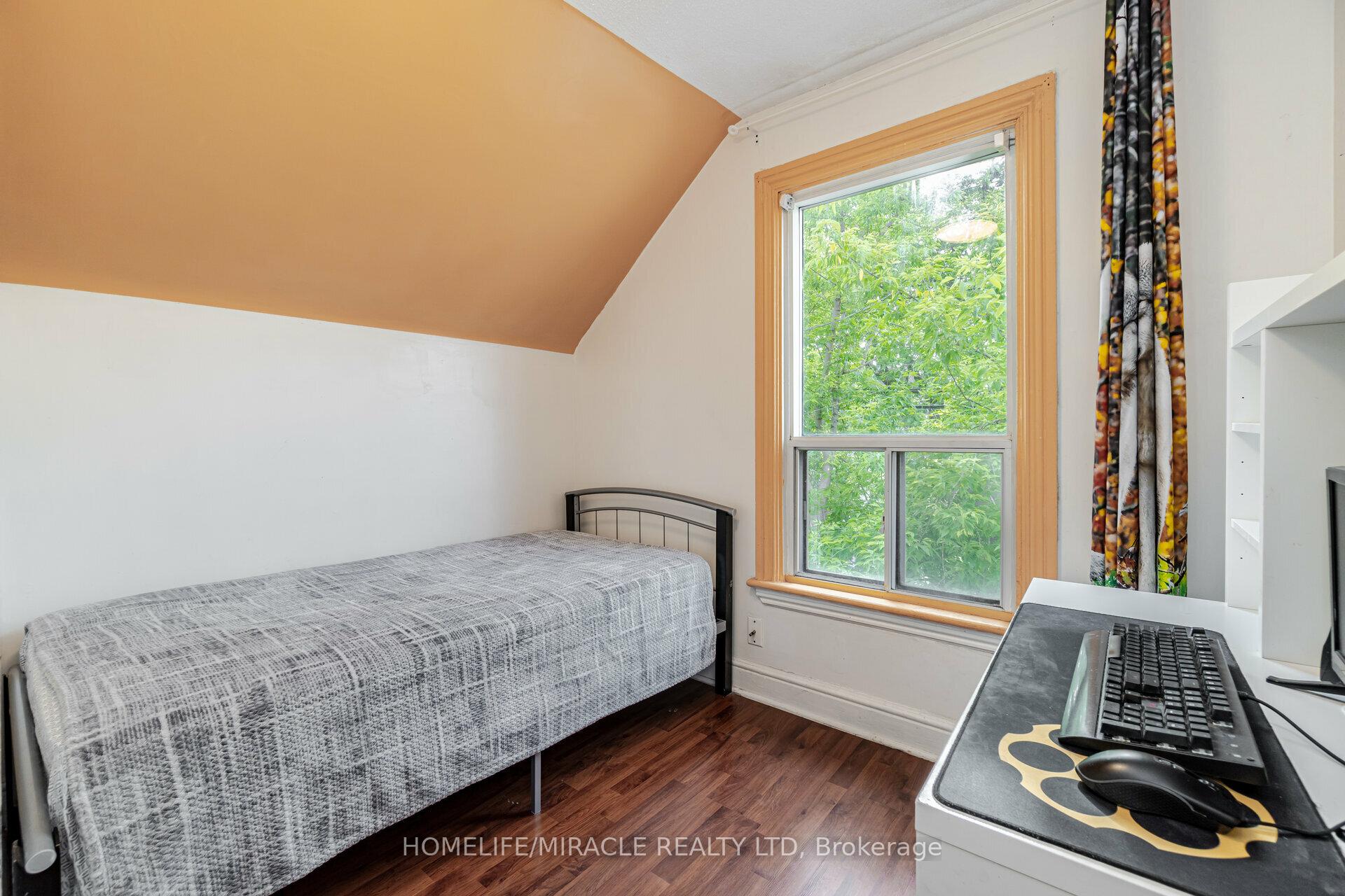 Photo 24 of 434 Ferguson Avenue N, Hamilton, North End — HOMEH