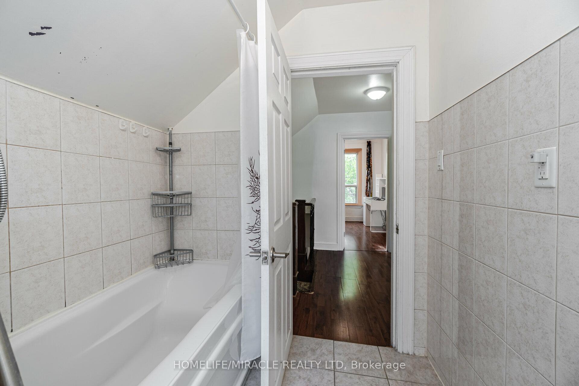Photo 27 of 434 Ferguson Avenue N, Hamilton, North End — HOMEH