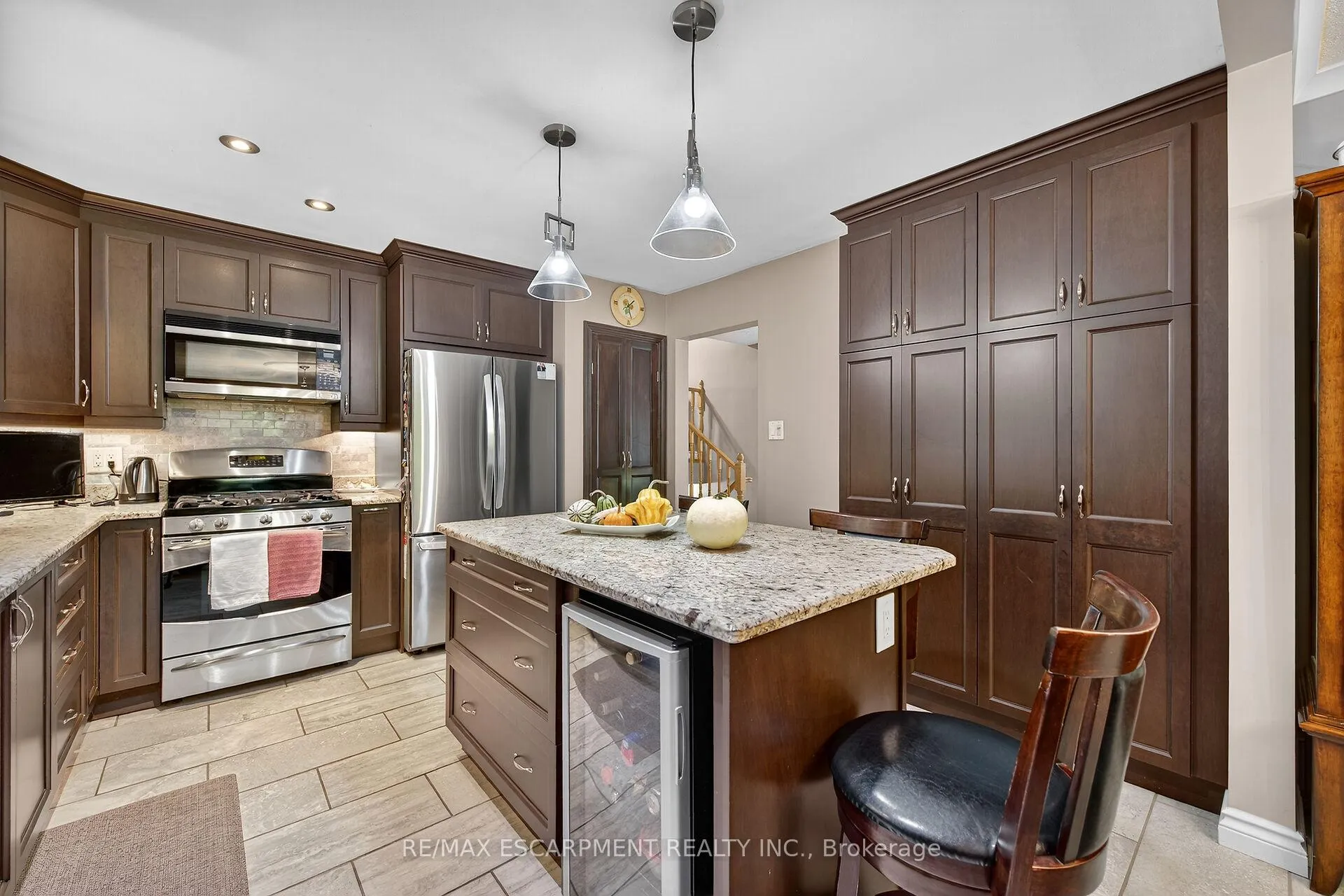 Photo 8 of 477 Lynden Road, Brantford — HOMEH