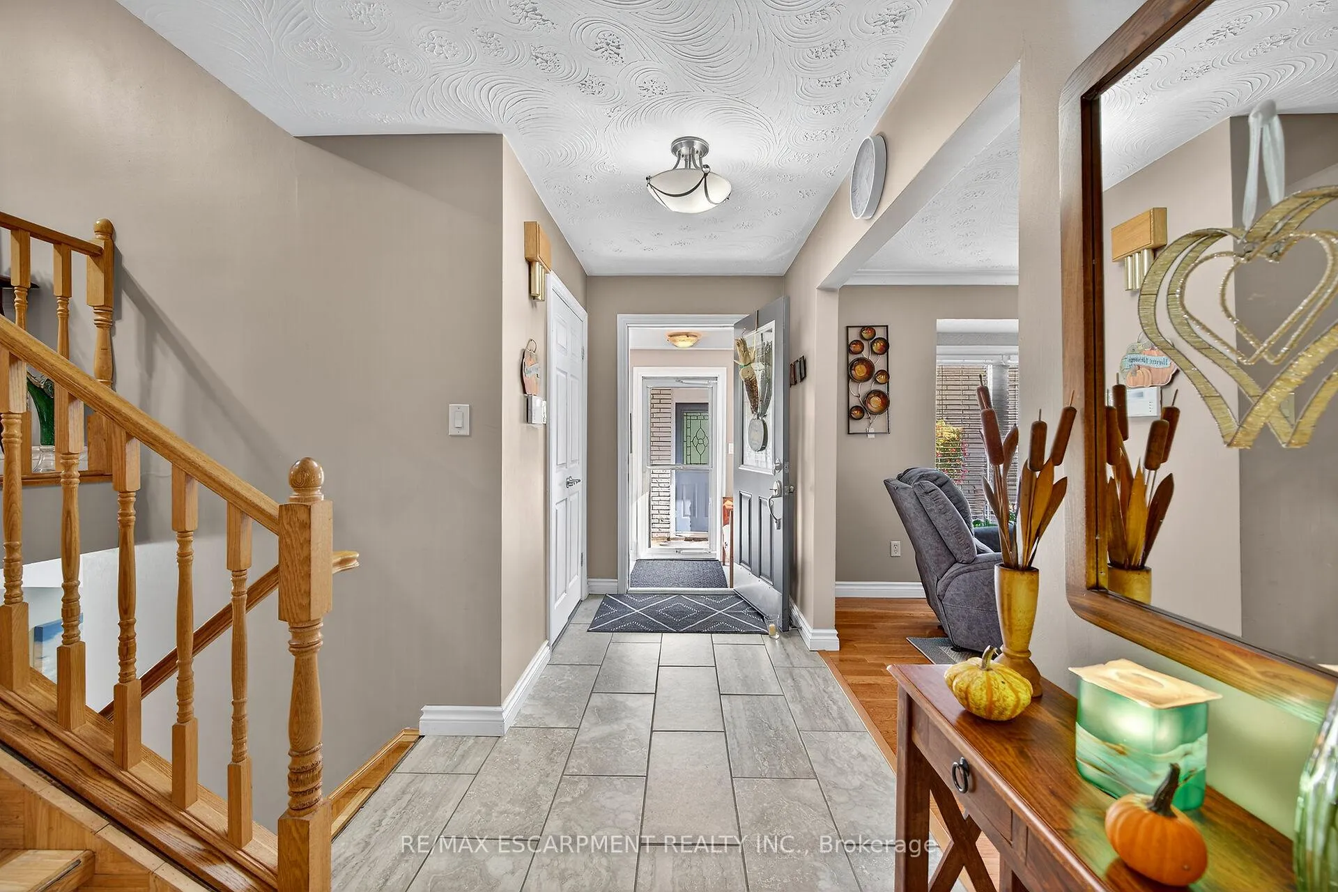Photo 10 of 477 Lynden Road, Brantford — HOMEH
