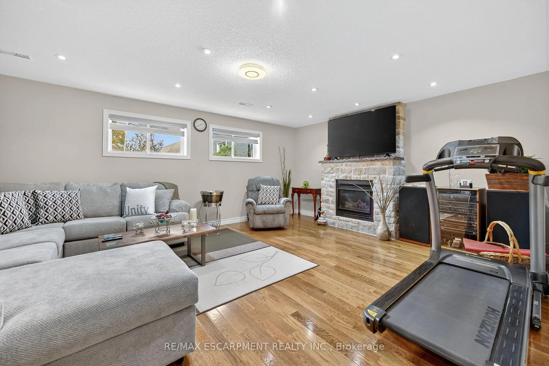 Photo 13 of 477 Lynden Road, Brantford — HOMEH