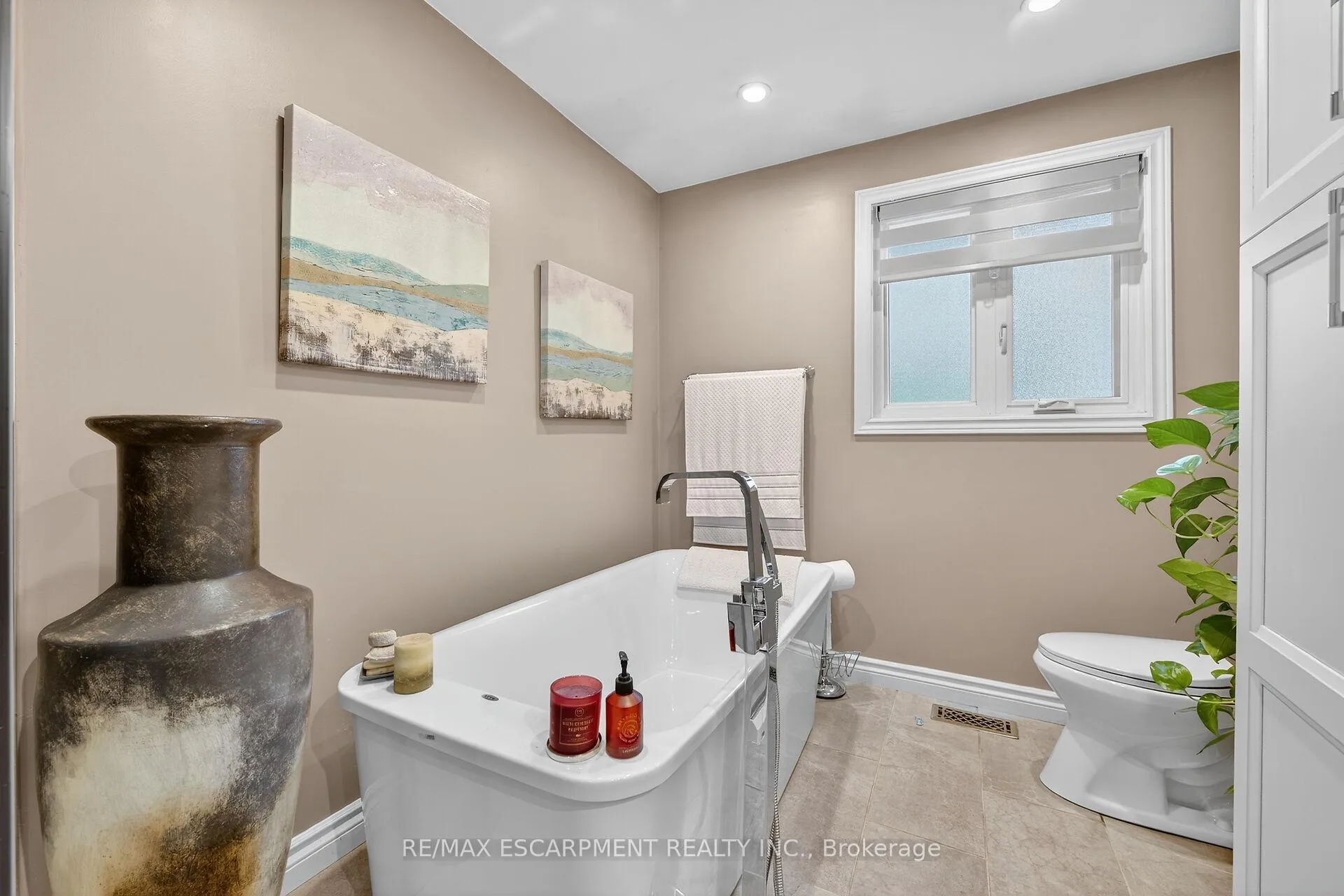 Photo 18 of 477 Lynden Road, Brantford — HOMEH