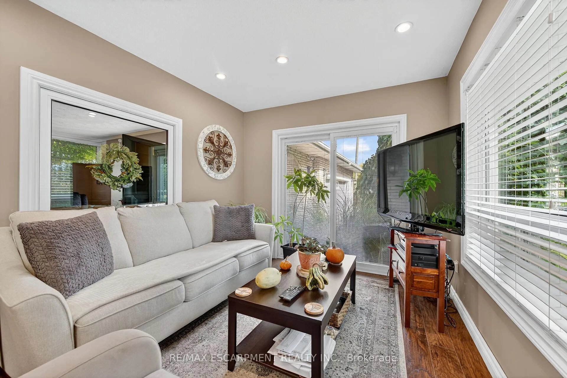 Photo 21 of 477 Lynden Road, Brantford — HOMEH
