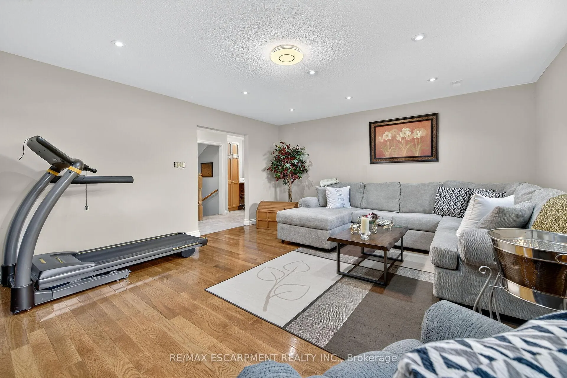 Photo 24 of 477 Lynden Road, Brantford — HOMEH
