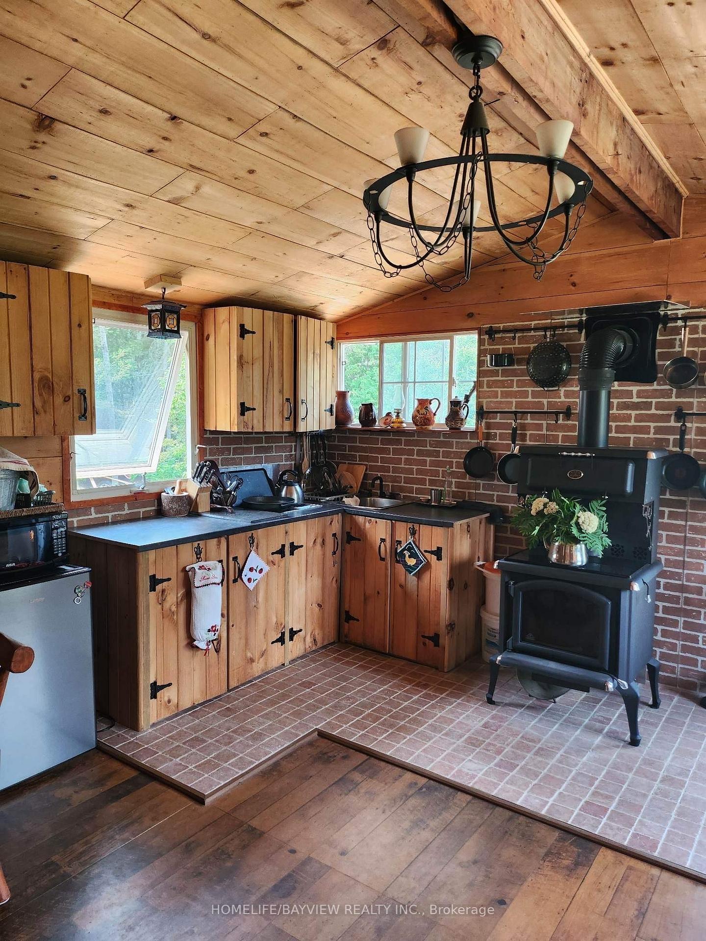 Photo 10 of 112 Butterfield Road, Powassan — HOMEH