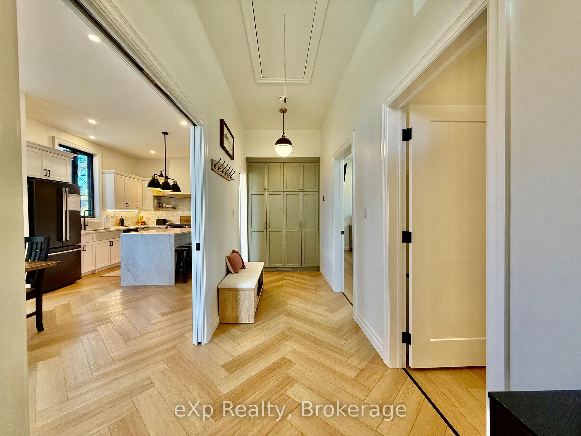 Photo 4 of 802 Durham Street E, Brockton — HOMEH
