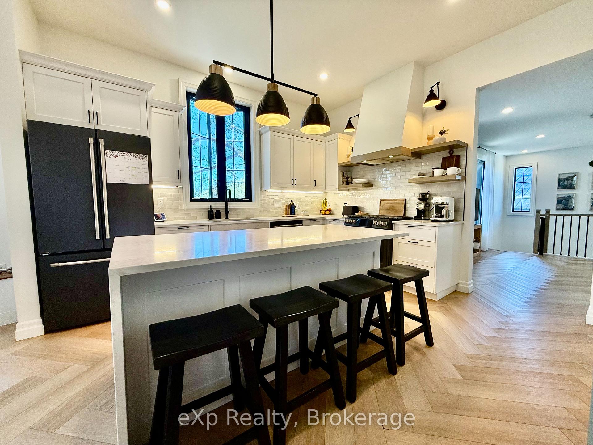 Photo 6 of 802 Durham Street E, Brockton — HOMEH