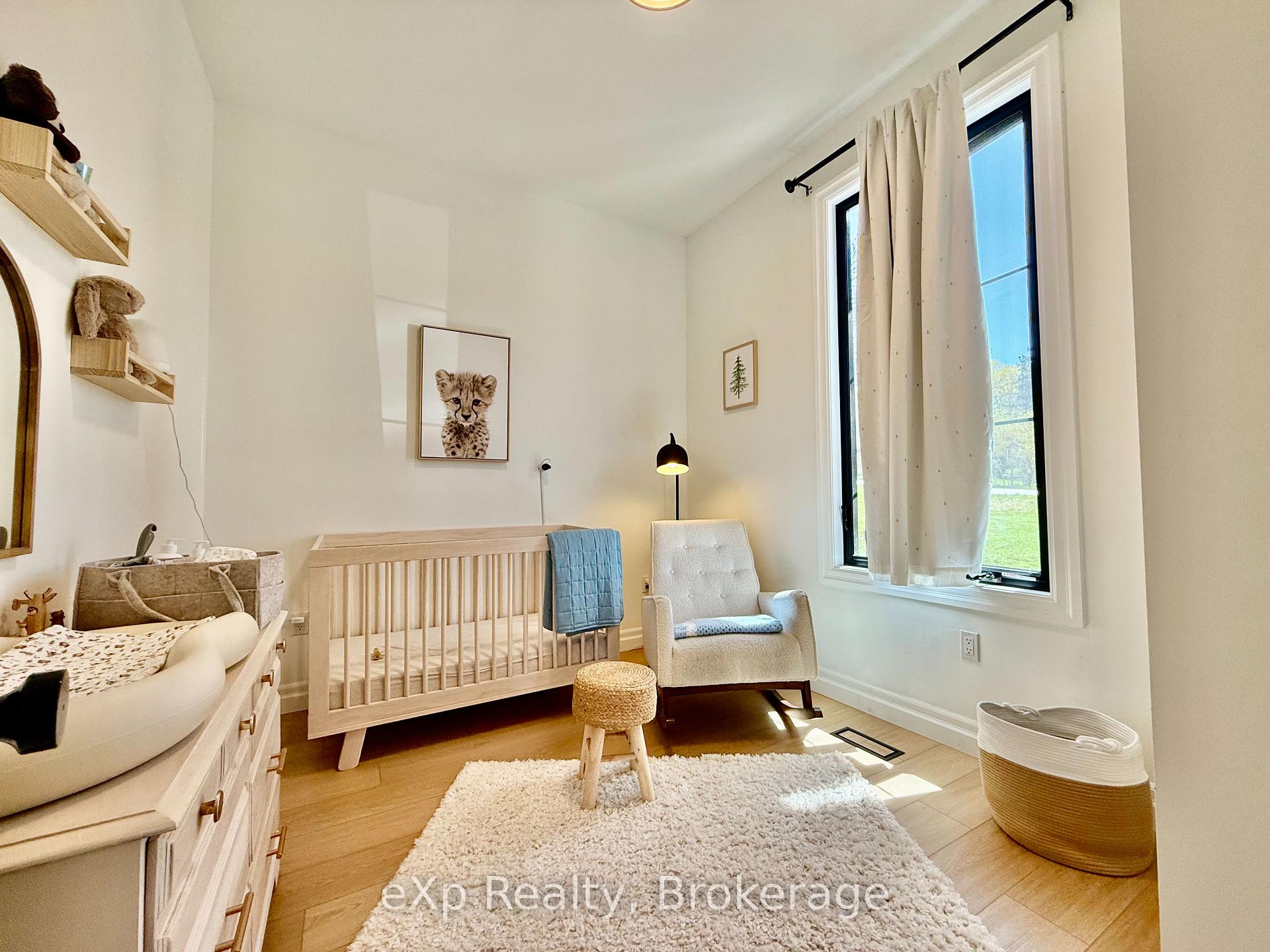 Photo 10 of 802 Durham Street E, Brockton — HOMEH