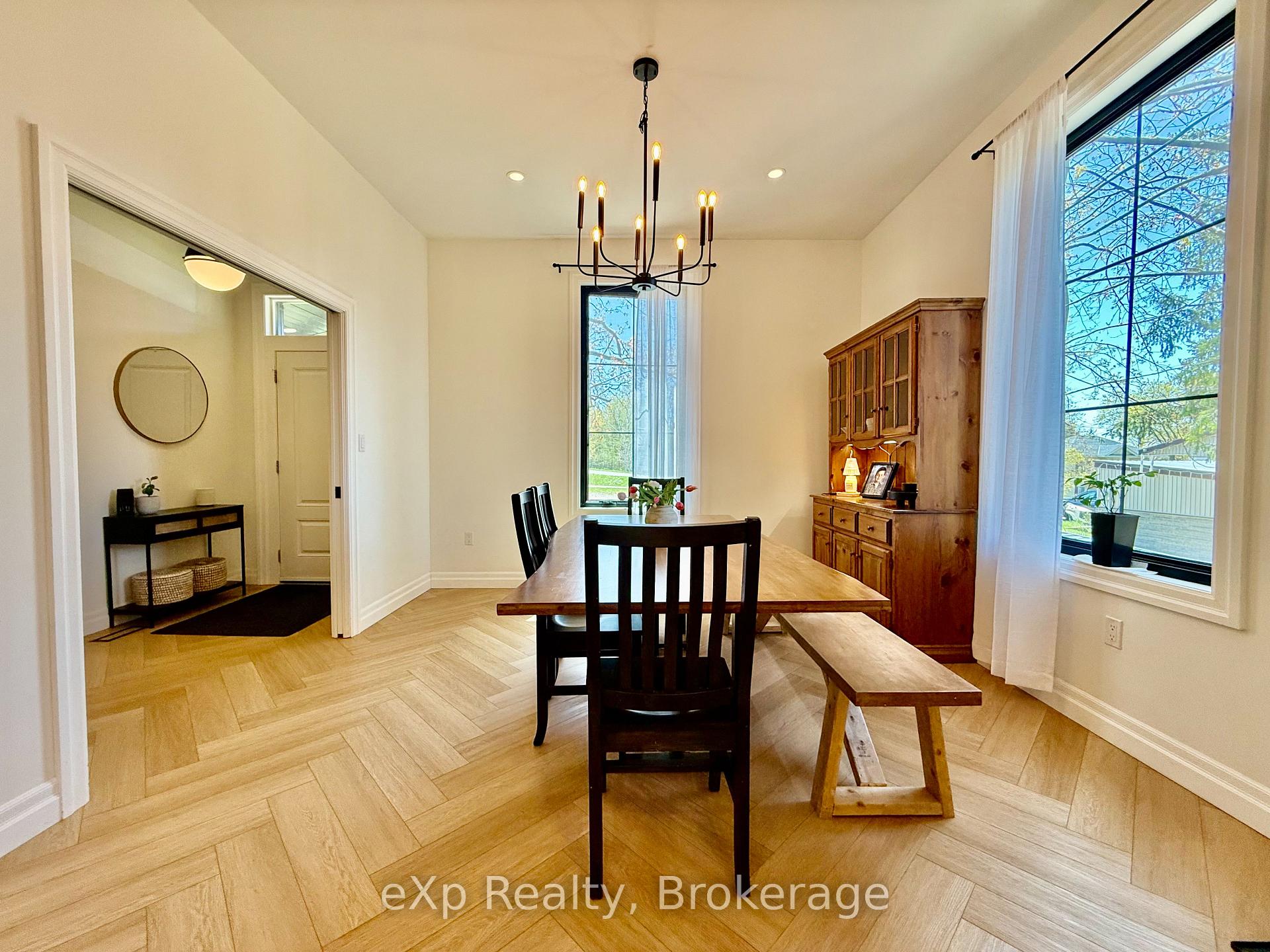 Photo 12 of 802 Durham Street E, Brockton — HOMEH