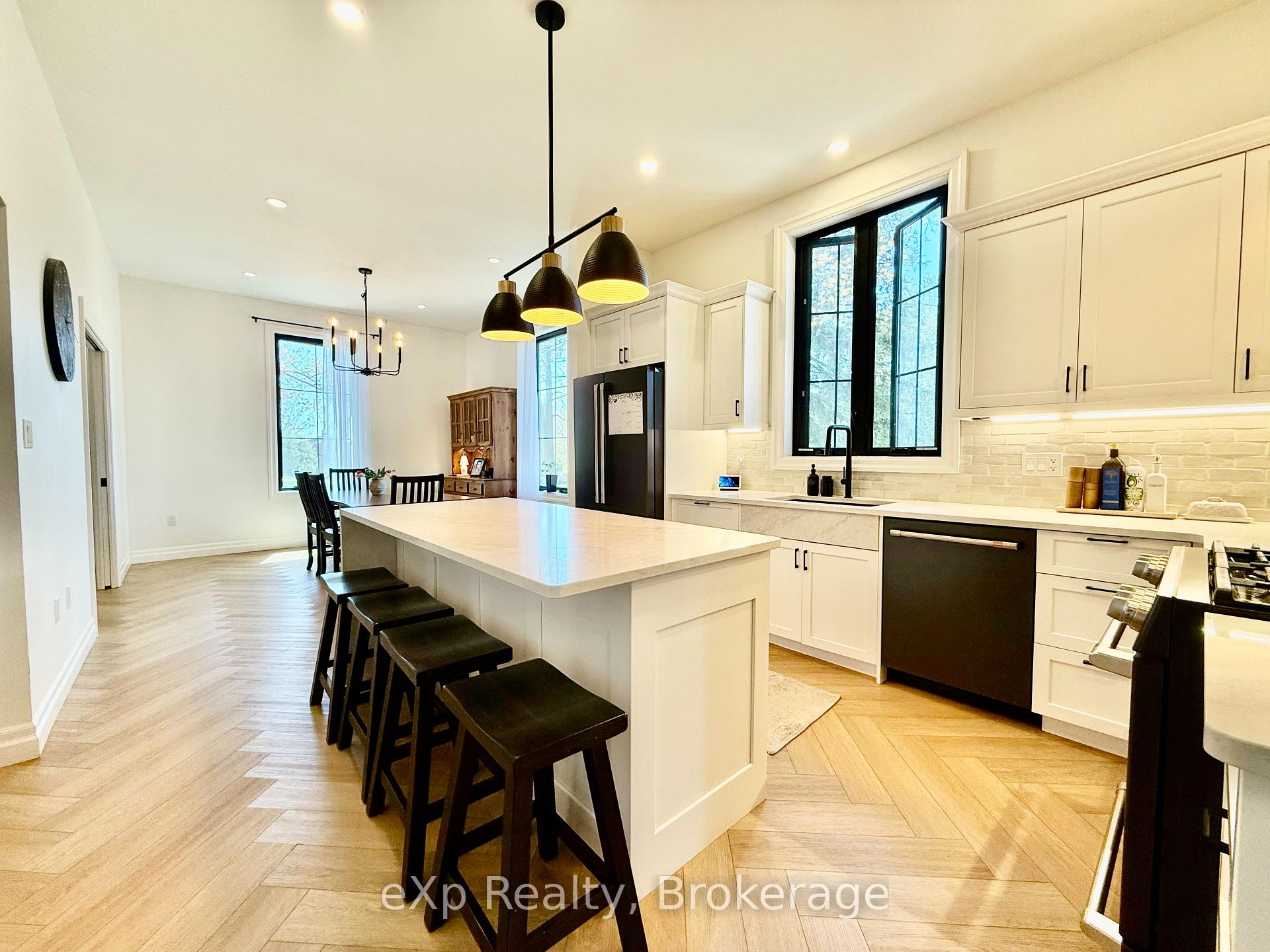 Photo 14 of 802 Durham Street E, Brockton — HOMEH