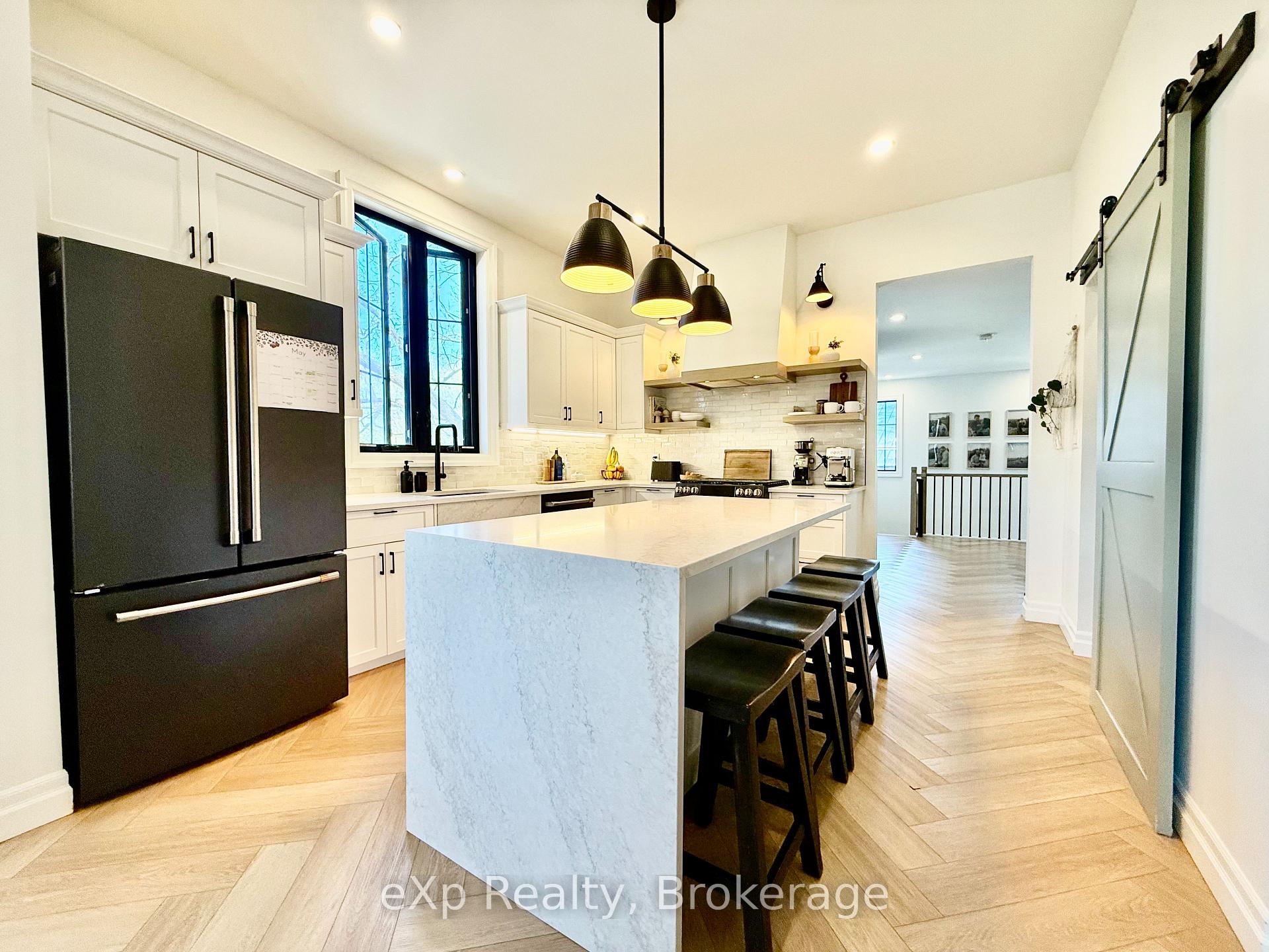 Photo 15 of 802 Durham Street E, Brockton — HOMEH
