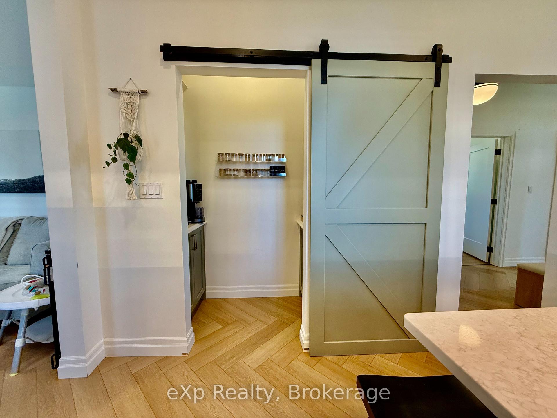 Photo 18 of 802 Durham Street E, Brockton — HOMEH