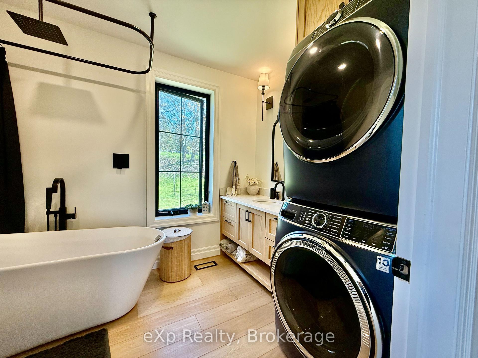 Photo 21 of 802 Durham Street E, Brockton — HOMEH