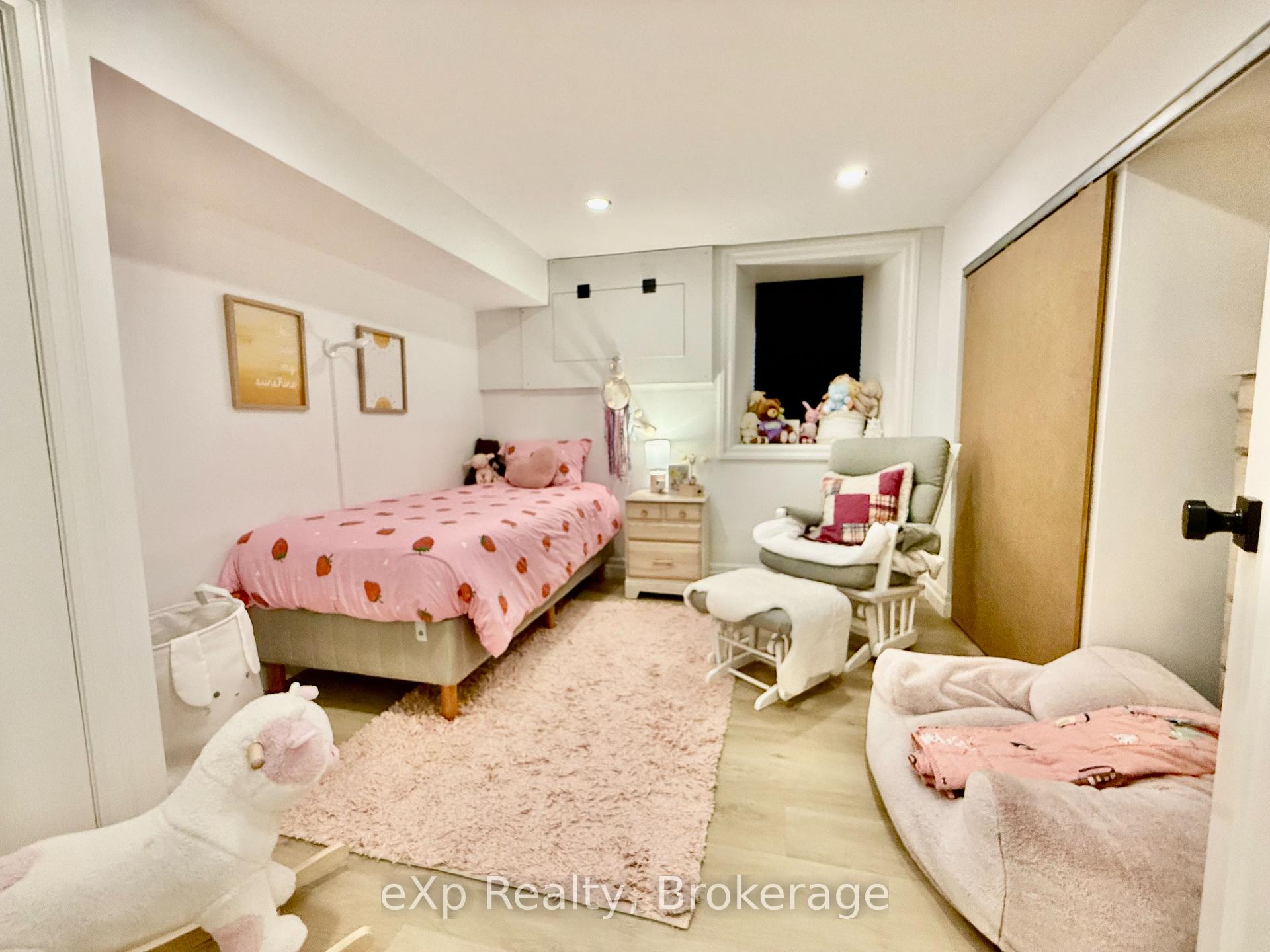 Photo 25 of 802 Durham Street E, Brockton — HOMEH