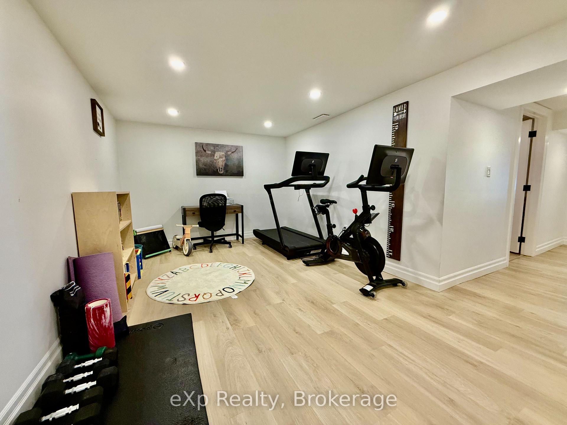 Photo 26 of 802 Durham Street E, Brockton — HOMEH