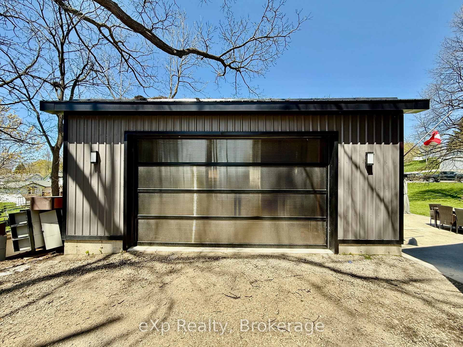 Photo 32 of 802 Durham Street E, Brockton — HOMEH
