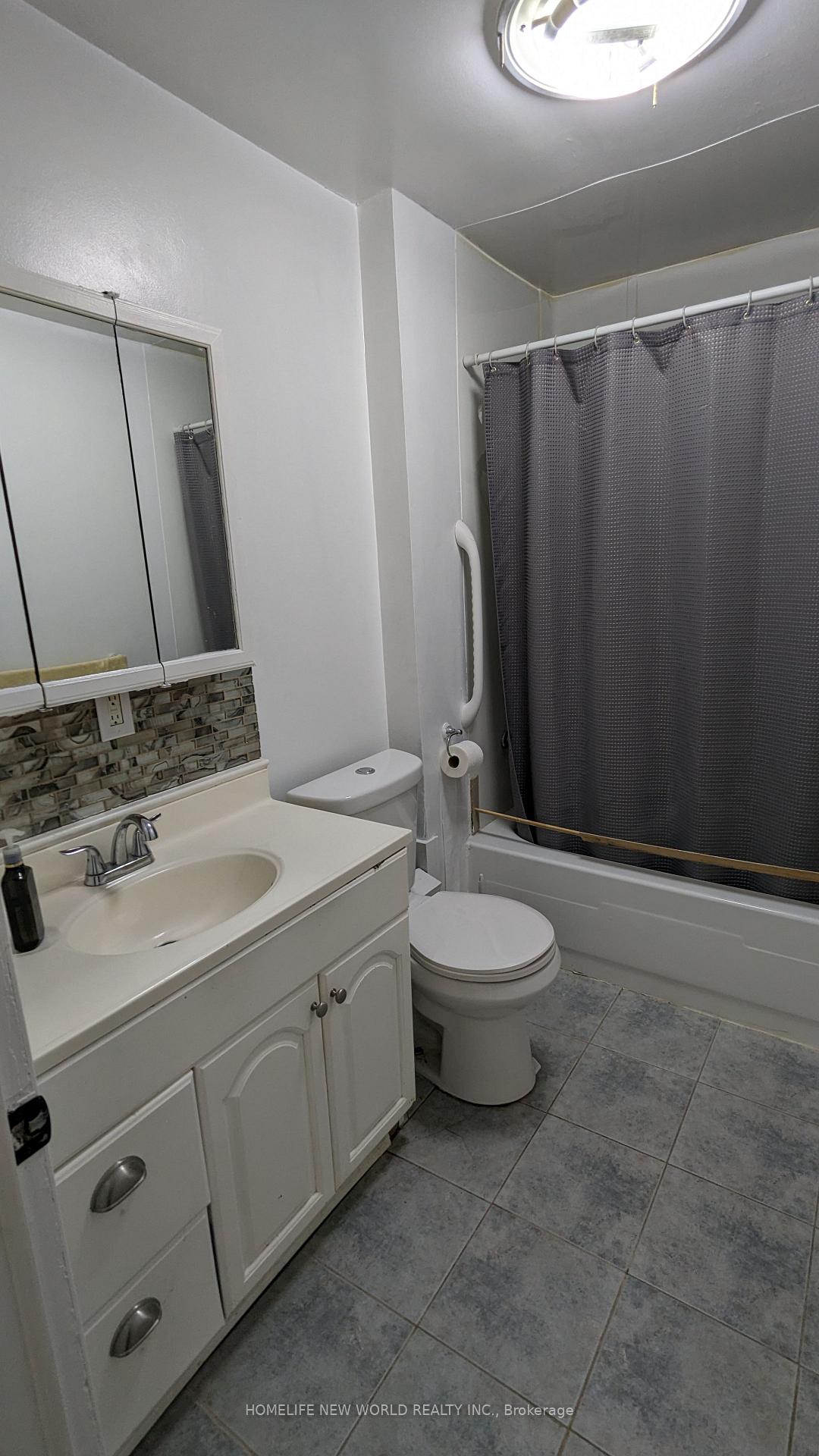 Photo 7 of 71 Hamilton Street, St. Catharines, Western Hill — HOMEH