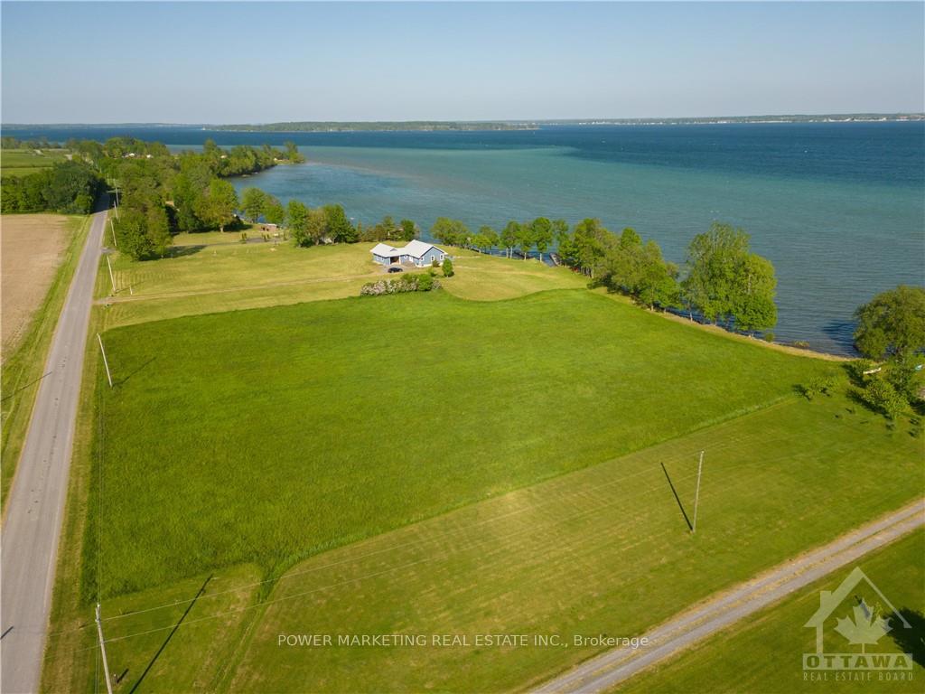 Photo 4 of Unit 2, 161 Carpenters Point Road, Frontenac Islands, The Islands — HOMEH