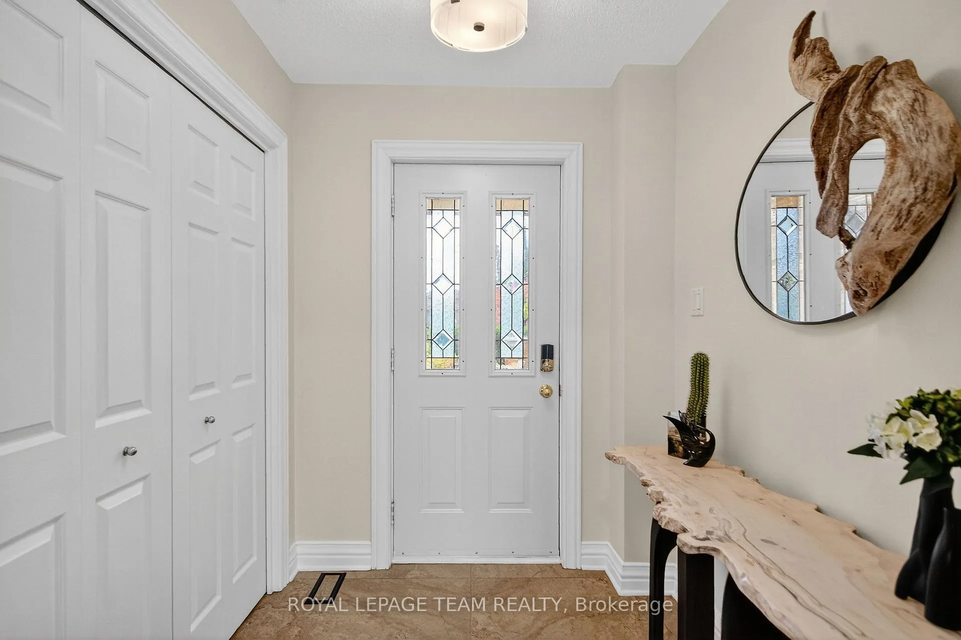 Photo 3 of 259 Grandview Road, Ottawa, Crystal Bay/Rocky Point — HOMEH