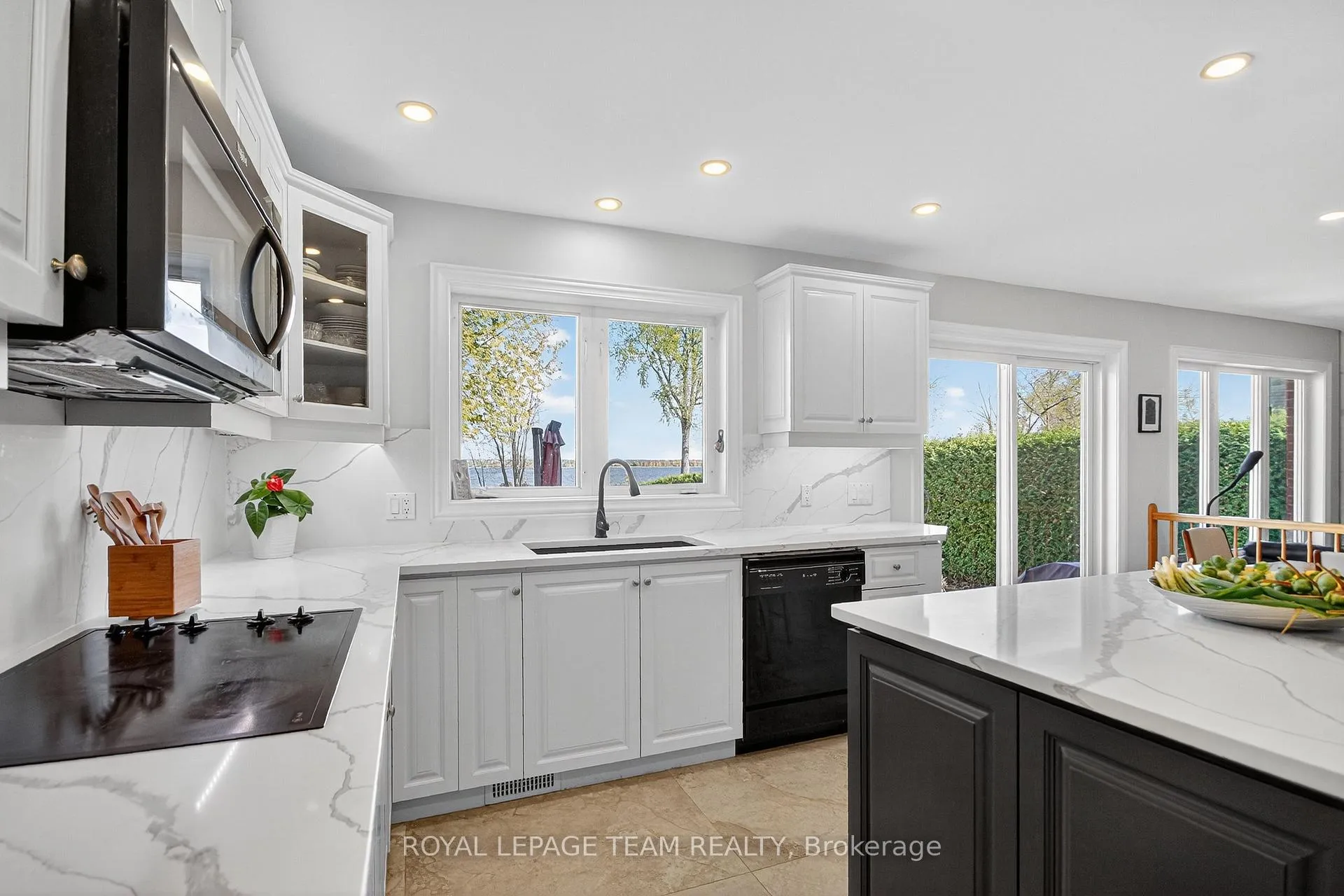 Photo 15 of 259 Grandview Road, Ottawa, Crystal Bay/Rocky Point — HOMEH