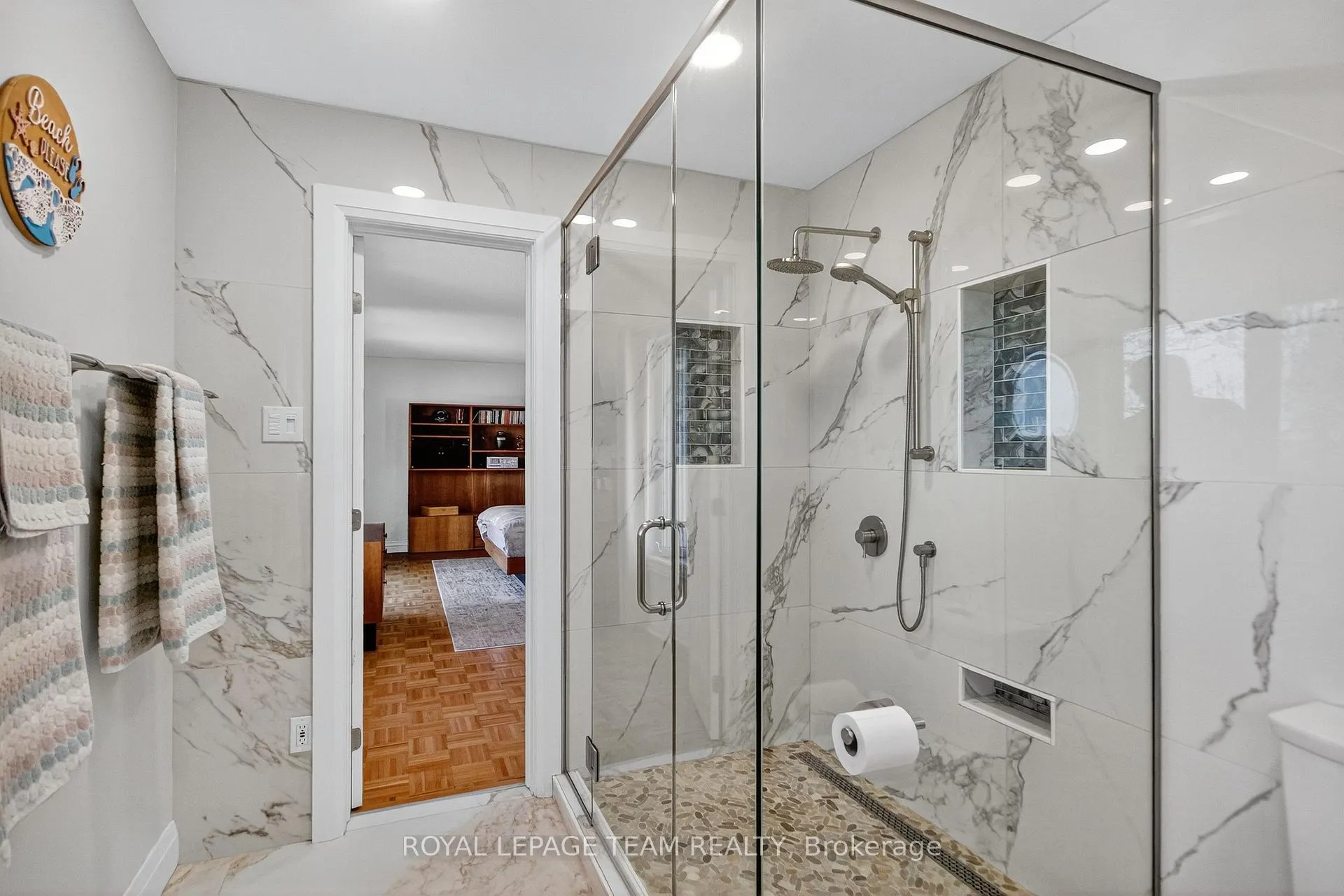 Photo 33 of 259 Grandview Road, Ottawa, Crystal Bay/Rocky Point — HOMEH
