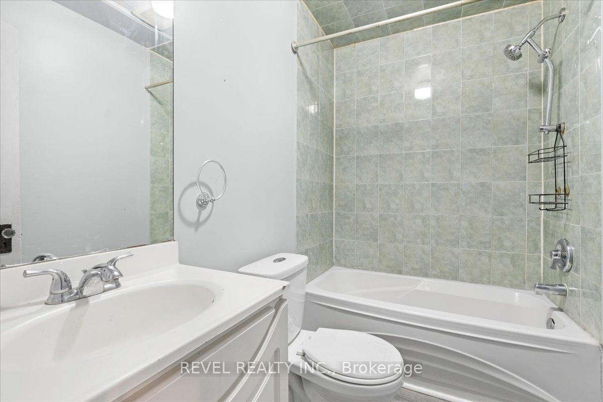 Photo 13 of 105 Edgemont Street N, Hamilton, Crown Point — HOMEH