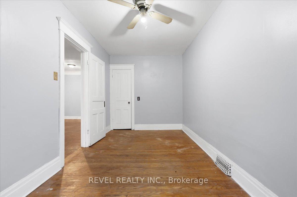 Photo 15 of 105 Edgemont Street N, Hamilton, Crown Point — HOMEH