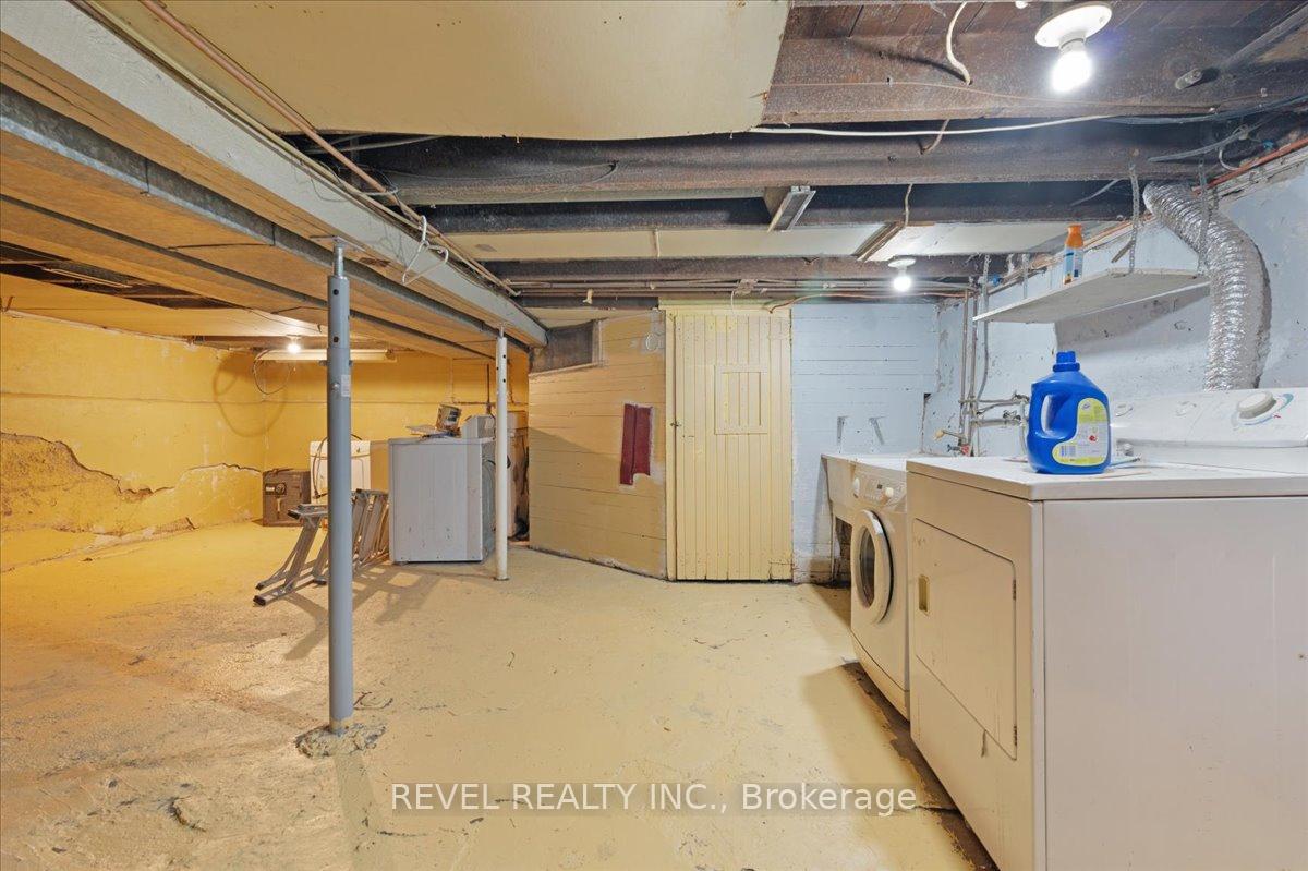 Photo 19 of 105 Edgemont Street N, Hamilton, Crown Point — HOMEH