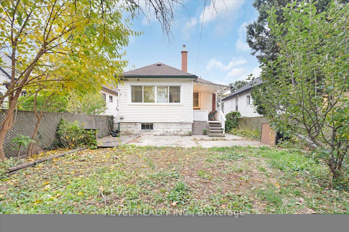 Photo 23 of 105 Edgemont Street N, Hamilton, Crown Point — HOMEH