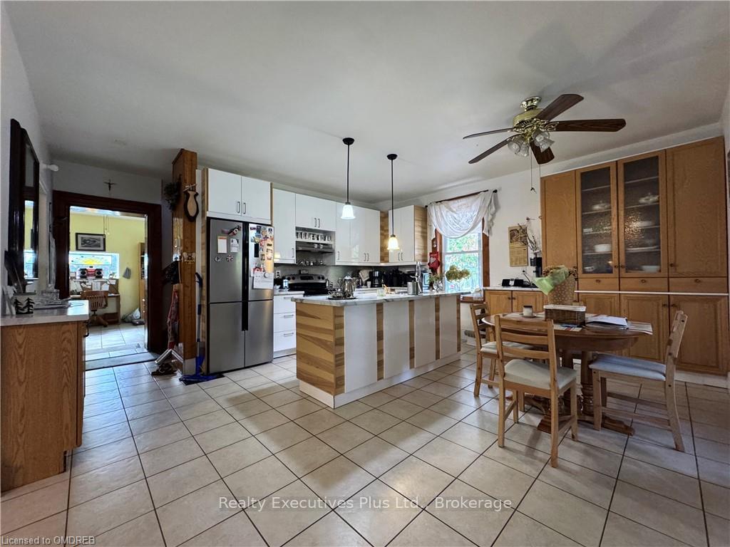 Photo 15 of 1650 6TH Con Rd W, Hamilton, Rural Flamborough — HOMEH